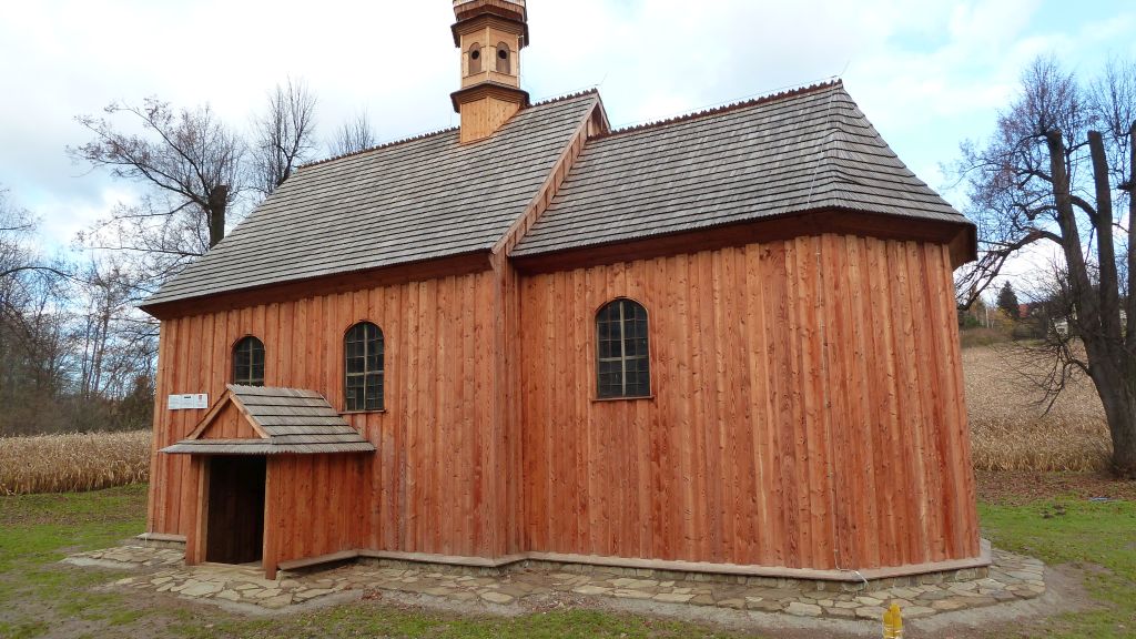 Zabytkowy Kościółek pw. NMP w Tłuczani z 1664r .